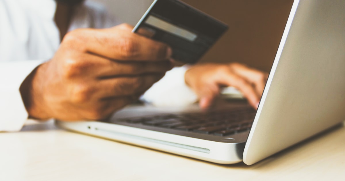 10 Red Flags of Online Shopping Scams You Must Know